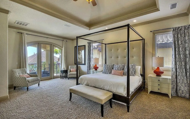 Casa de Palms by RedAwning