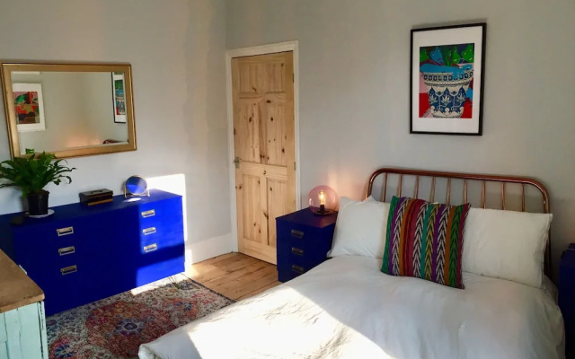 5 bedroom Seaside Townhouse Beautifully Renovated