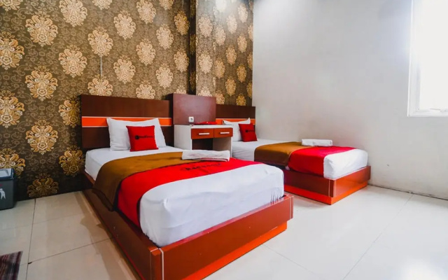 RedDoorz Plus @ AP Pettarani