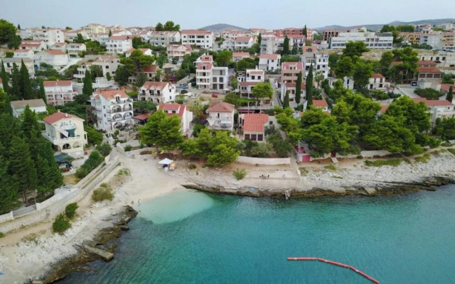 Comfortable Apartment With Balcony and Sea View