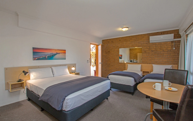 River Street Motel
