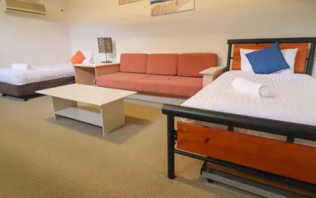 Blackbutt Family Loft Townhouse