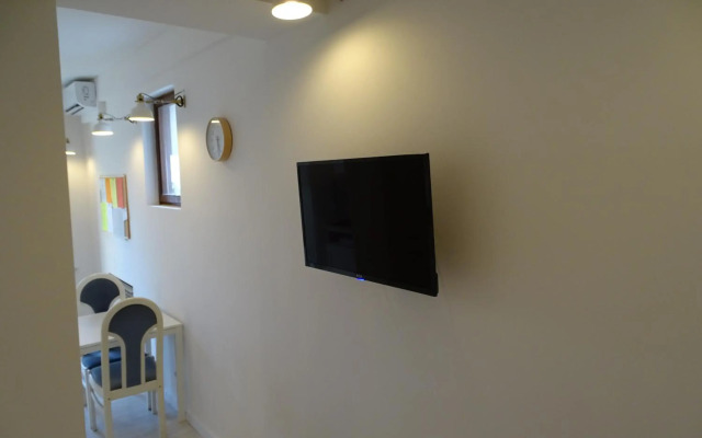 Job studio apartments