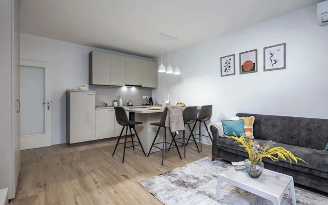 City Apartment Nurli Near Beach