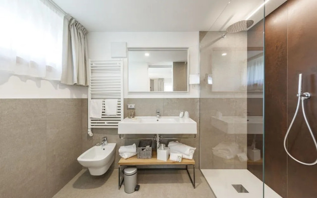 Alea Garda Lake Suite