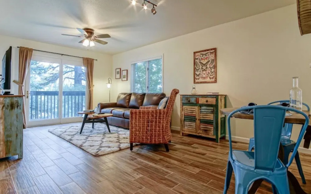 Trendy Country Club Condo
