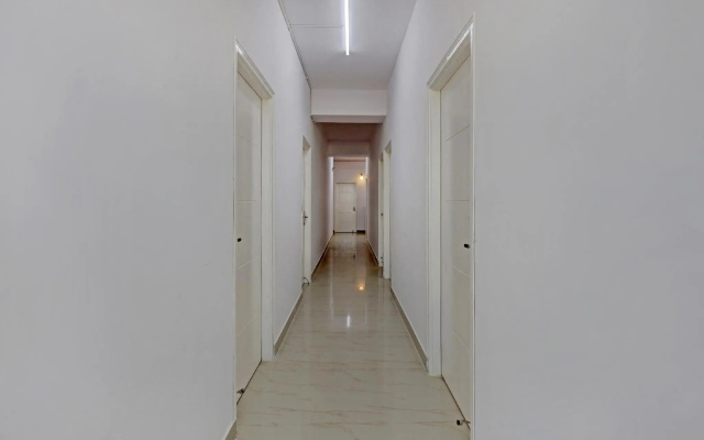 OYO Home 80784 Compact Studio KR Puram