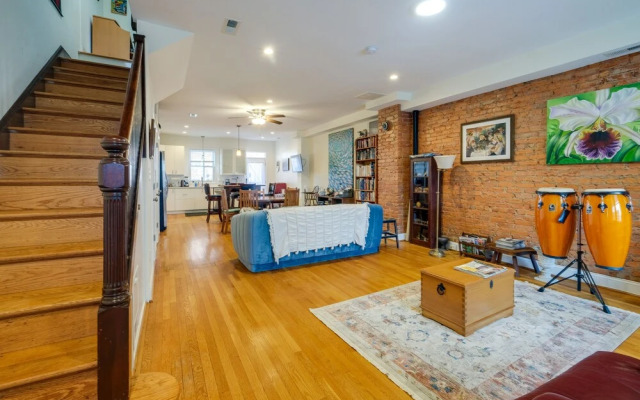 Washington, DC Townhome w/ Deck + Gas Grill
