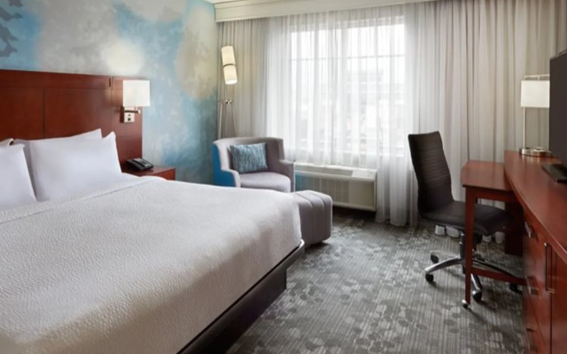Courtyard by Marriott Downtown Ottawa