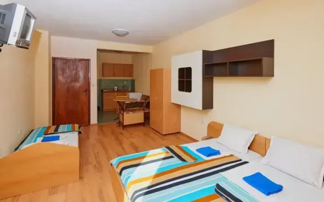Evi Apartments 2