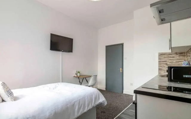 Self Contained 1-bed Studio5 in Coventry