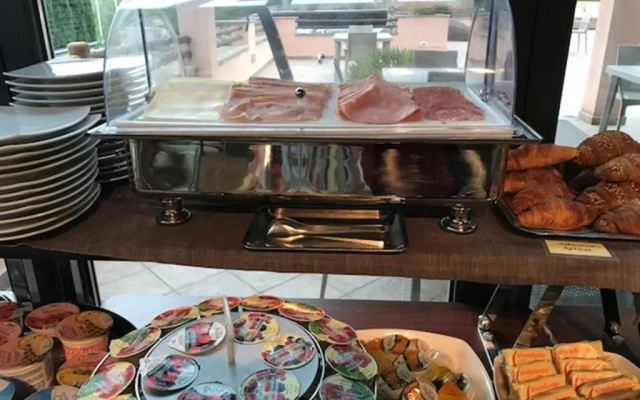 Meridiana Country Hotel