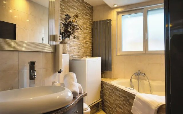 Modern Station Apartment Möhlin