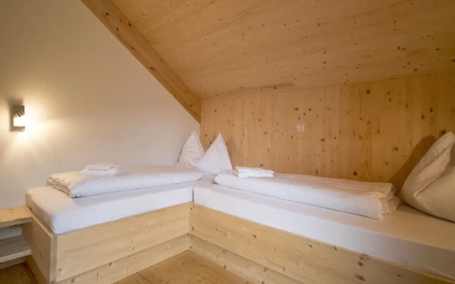 Chalet With Sauna and hot tub