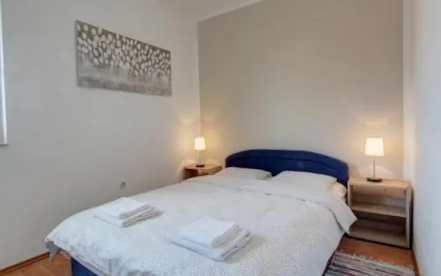 Cozy two bedroom apartment in Stinjan