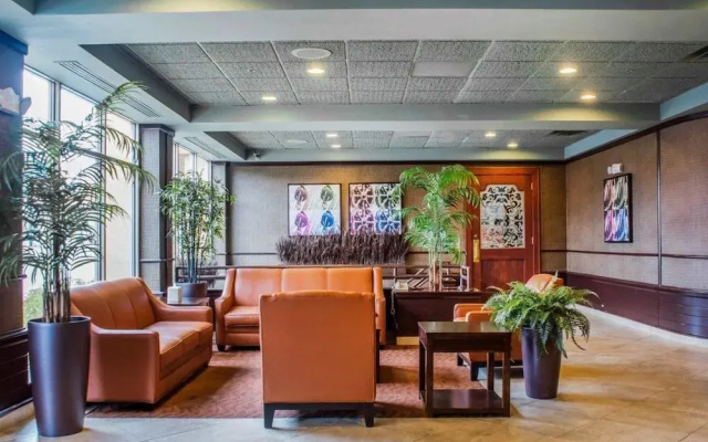 Quality Inn & Suites Riverfront Oswego