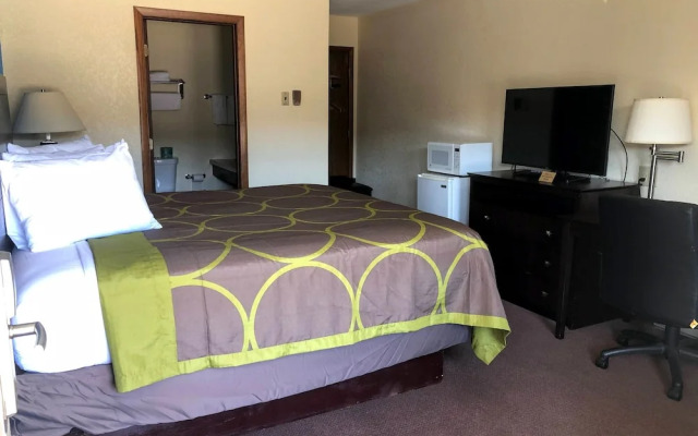 AmeriVu Inn & Suites