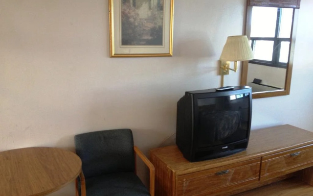 Canadas Best Value Inn