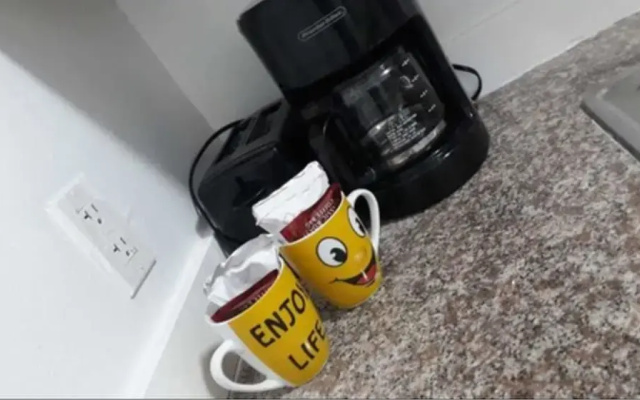Bell At The Airport Suites - Adults Only