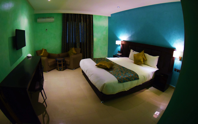 Palms Hotel Club