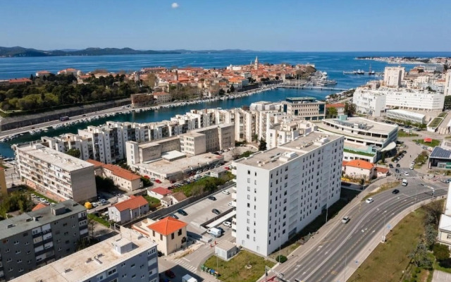 Central Vibes by Belmont Realty