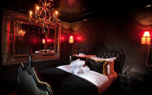 Crazy Bear Hotel-Beaconsfield