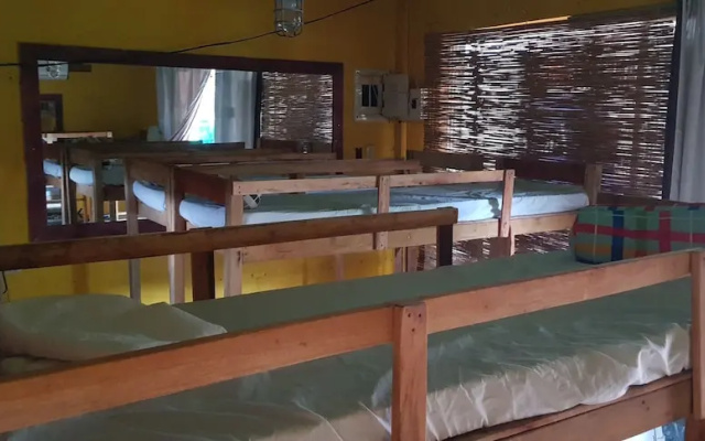 Lyn's Transient House - Hostel
