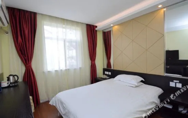 Fest Hotel Chain (Jiuhuashan Subway Station)