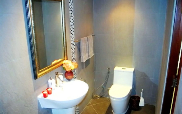 Sunrise 3 bedrooms Spacious Apartment In Nai Harn