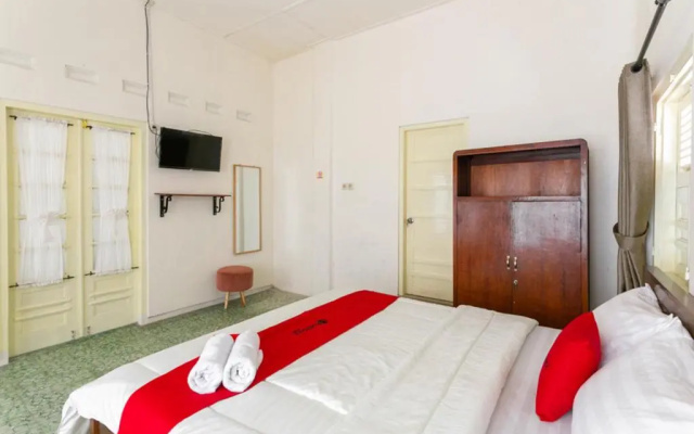 RedDoorz Syariah near Titik Nol Yogyakarta