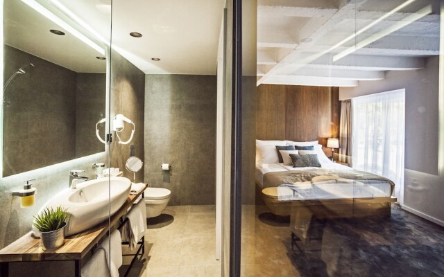 Nomad Luxury Suites 1