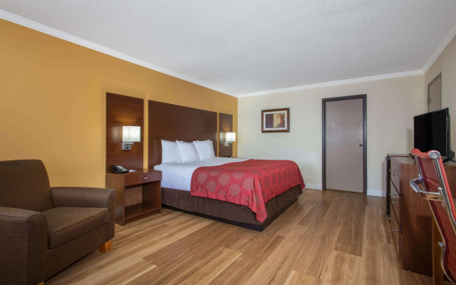 Ramada by Wyndham Tampa Westshore Airport South