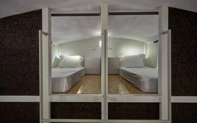 Hostel 16 Oia