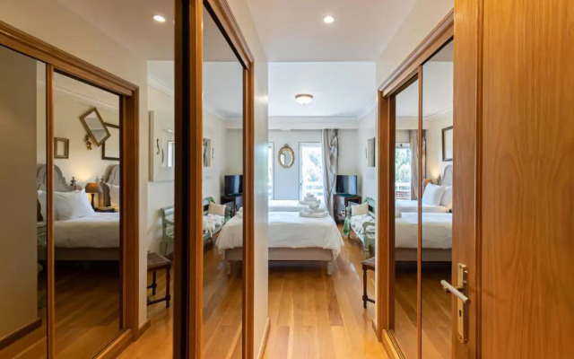 Exclusive Luxury4you – Beachfront Boutique Penthouse Apt!