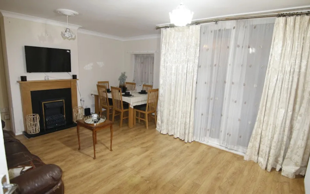 Stay8 Sleeps 6 With Street Parking