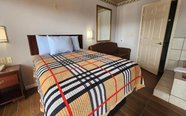 Benbrook Inn & Suites