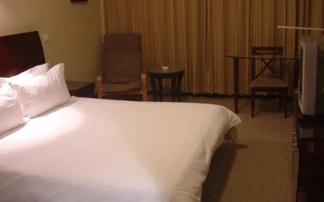 Baolong Homelike Hotel (Luojing Branch)
