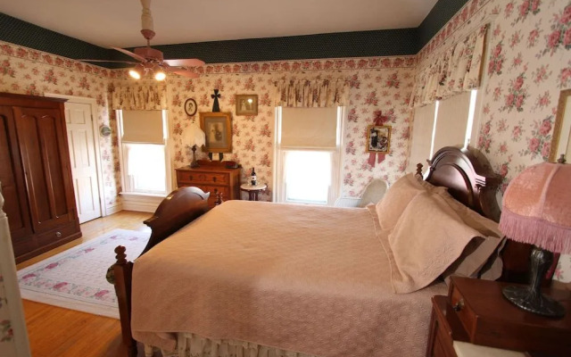 Carriage House B&B