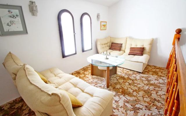 House Uzejra