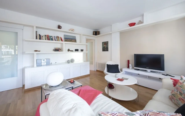 Tennis Apartment TVL 105