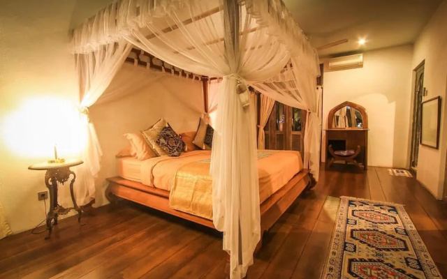 Rumah Nyaman Villa