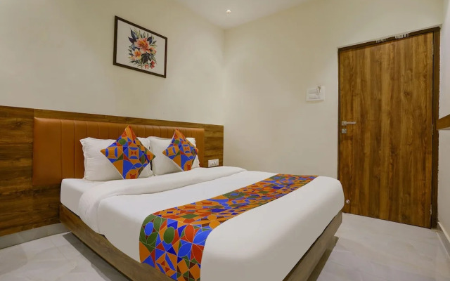 Fabhotel Moonlite Residency