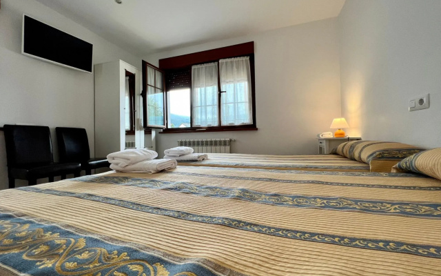 Casa de 3 dormitorios con Wifi en finca compartida