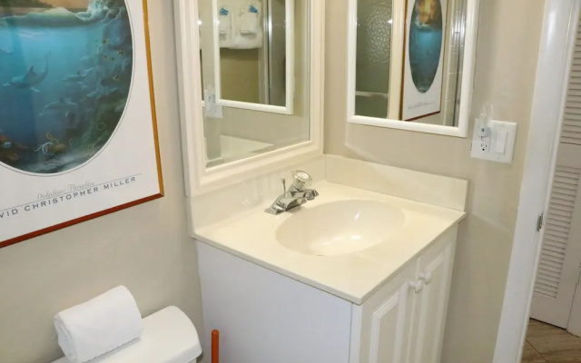 Jamaica Royale - 704 - 2 Br Condo