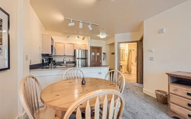 8309 Silver Mill 2 Bedroom Condo by Redawning