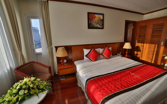 Sunny Hotel 1