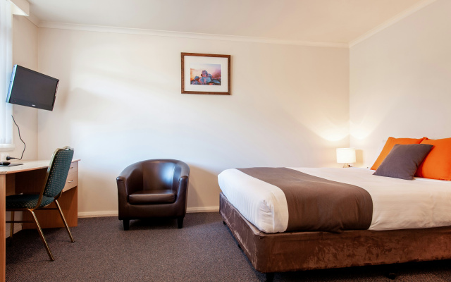 Silver Hills Motel