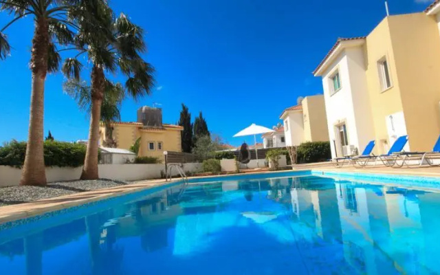 Villa Blue Palms