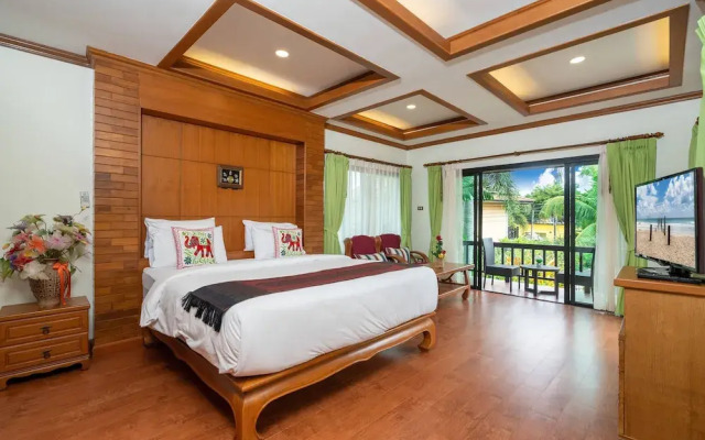 Bright Luxury Villa W Garden Pool & Sauna