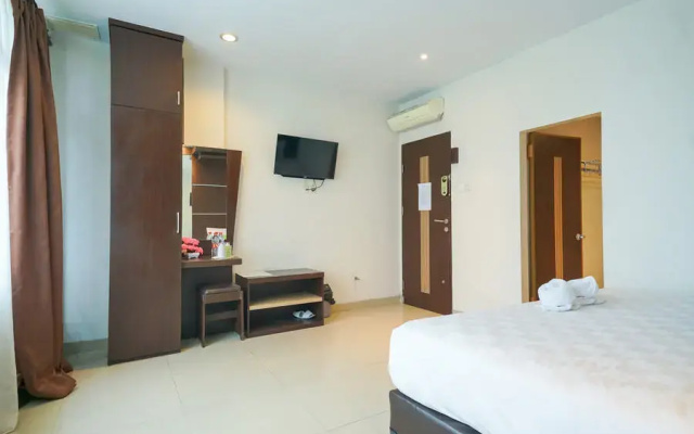 Urbanview Hotel Bumi Malaya